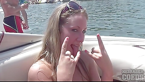 Hawt sweetheart likes to be double penetration