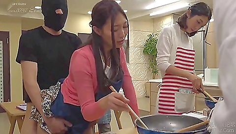 Mila is a milf in mountutor derriere vale